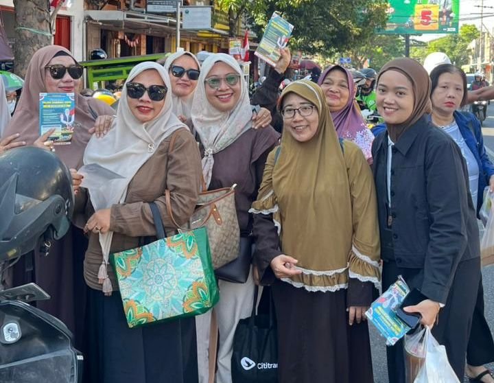 Di Tengah Aktivitas Pasar Klojen, Jasa Raharja Malang Kenalkan Program Pemutihan Pajak