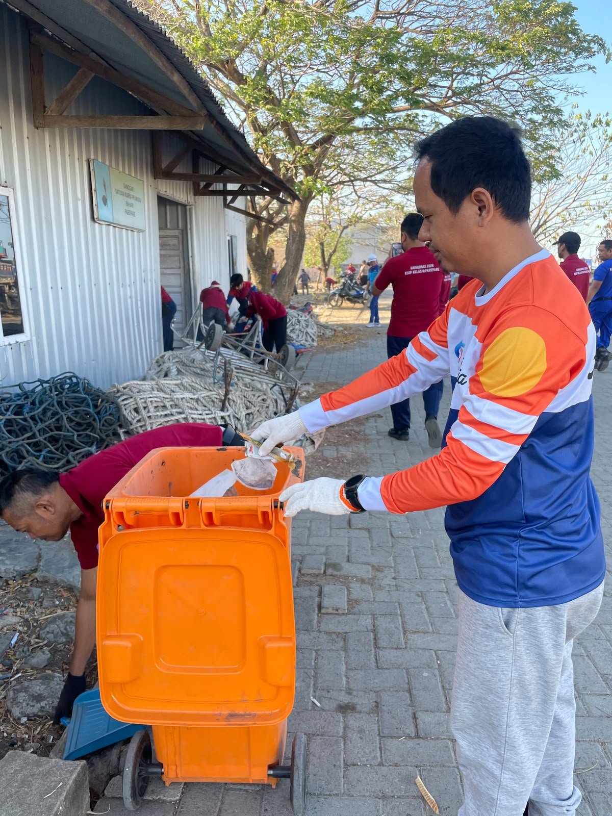 Semarak Hari Perhubungan Nasional 2026, PT Jasa Raharja (PERSERO) Cabang Parepare Ikut Berpartisipasi Dalam Kegiatan Bersih-Bersih Pantai Bersama KSOP Dan Stakeholder di Kota Parepare