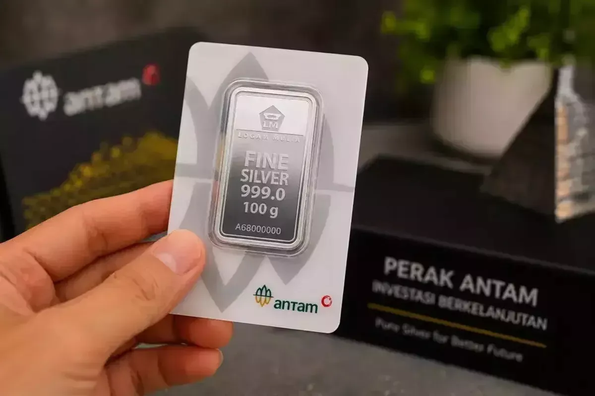 Harga Perak Antam Turun, Sementara Perak Dunia Menguat 0,27 Persen