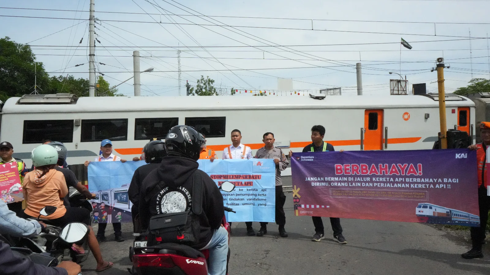 KAI Perketat Keselamatan di 3.674 Perlintasan Sebidang Rel