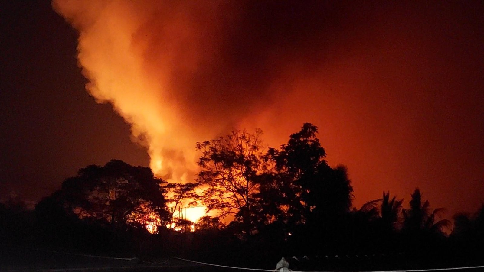 Kebakaran TPA Galuga Bogor, Pemadaman Dibantu Helikopter Water Bombing