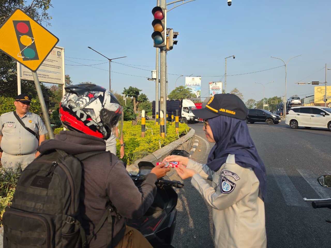 Aksi Simpatik Jasa Raharja Karawang Guna meningkatkan Kewaspadaan dalam Berkendara dan Menekan Angka Laka Lantas di Karawang 