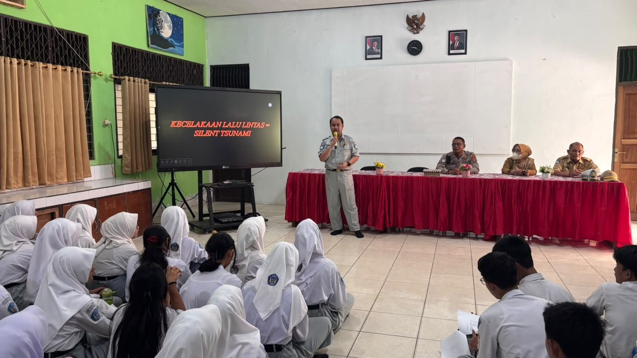 Jasa Raharja Kalsel Bekali Pelajar SMAN 4 Banjarbaru dengan Edukasi Keselamatan Berlalu Lintas