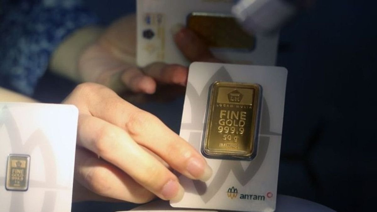 Harga Emas Antam Hari Ini Naik, Buyback Capai Rp2,454 Juta per Gram