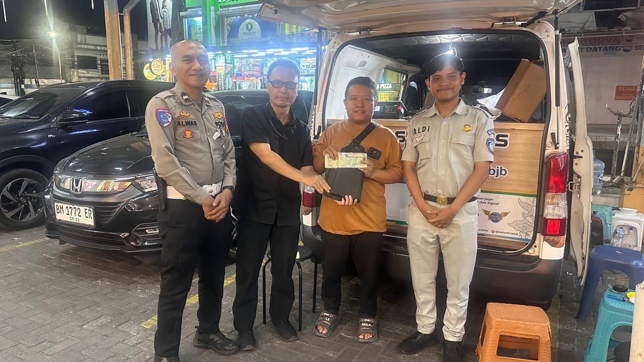 Samsat Ciamis Hadirkan Layanan Malam “SAJATI” di Yogya Toserba Ciamis