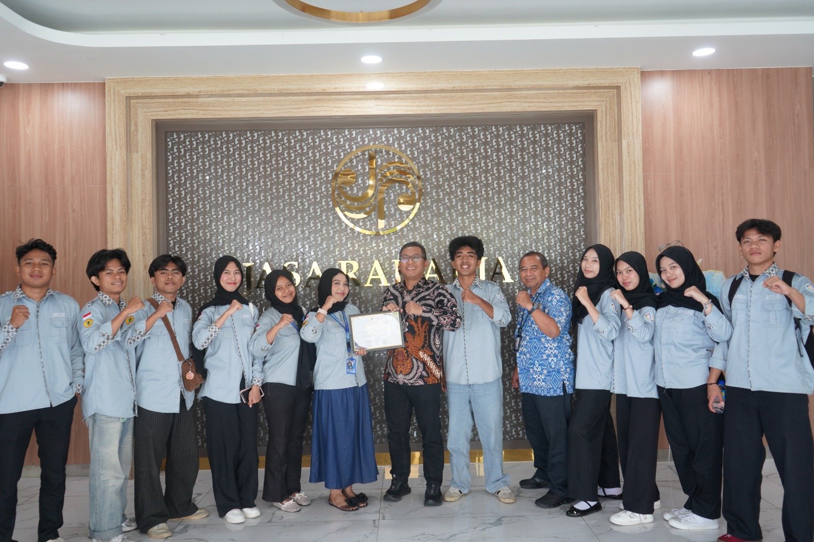 Terima Kunjungan BEM FEB Unram, Jasa Raharja NTB Perkenalkan Peran Perlindungan Masyarakat