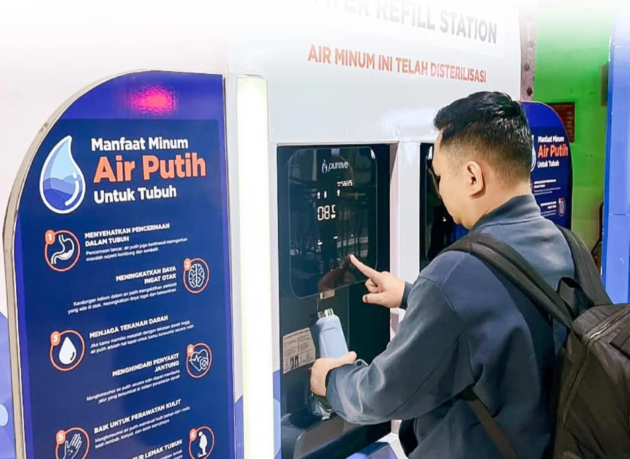 KAI Catat 43,95 Juta Pelanggan Kereta Api, Sediakan 124 Unit Air Minum Gratis di 58 Stasiun