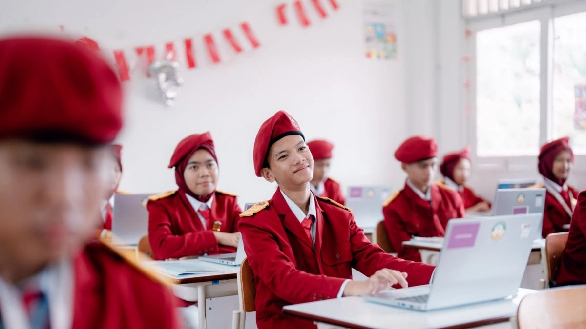 Sekolah Rakyat Jangkau 45 Ribu Anak, Teddy Soroti Kesempatan Pendidikan yang Merata