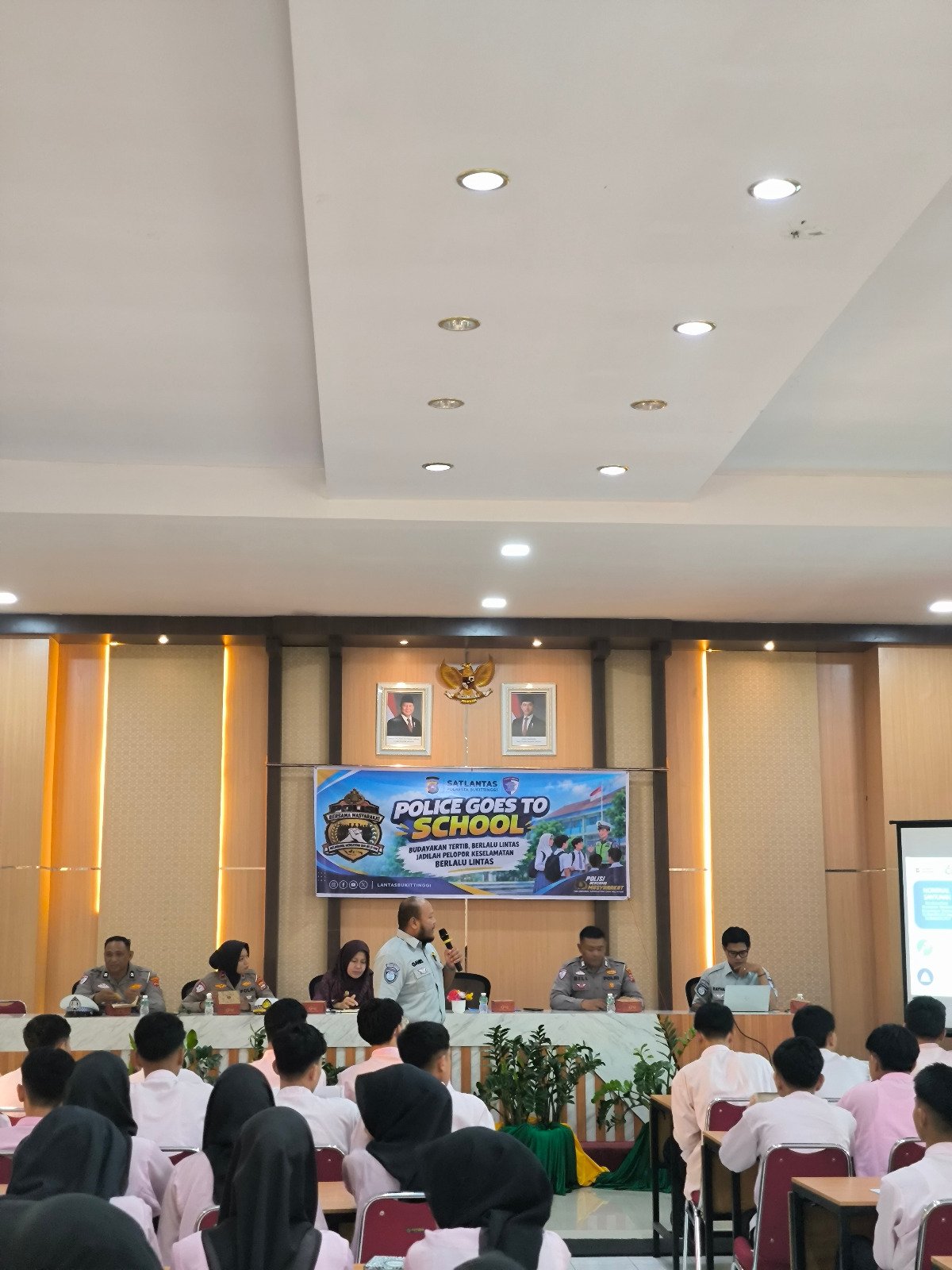 Jasa Raharja Sumbar Edukasi Siswa SMKN 2 Bukittinggi tentang Keselamatan Transportasi