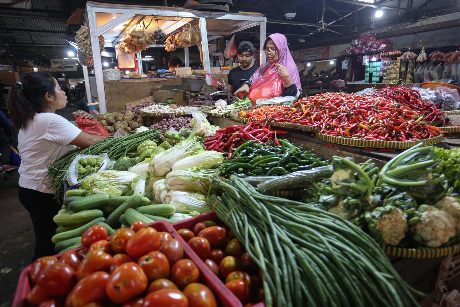 Harga Cabai dan Bawang Naik pada 28 Oktober 2026, Simak Rincian Beras hingga Daging